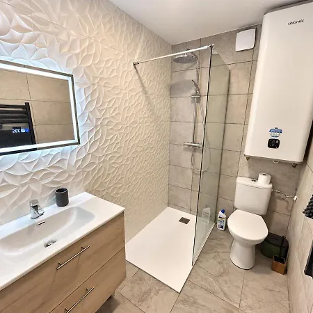 Le Feretra, Modern, Air-conditioned One-bedroom Apartment