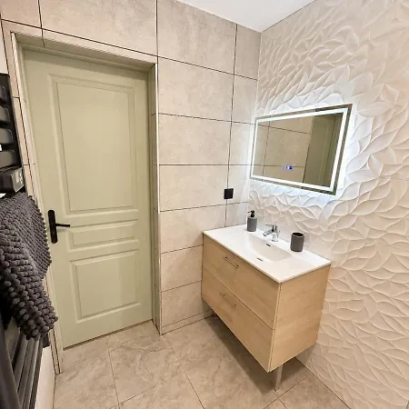 Apartment Le Feretra, Modern, Air-conditioned One-bedroom Toulouse